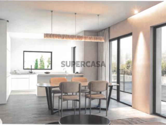 Apartamento T3 localizado na Freguesia da Atouguia da Baleia