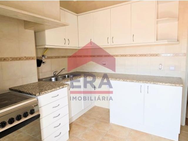 Apartamento T3 localizado no centro das Caldas da Rainha
