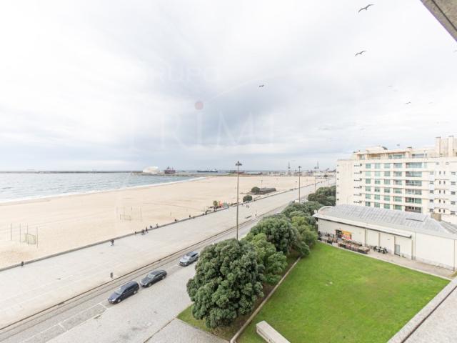 Apartamento T3 Matosinhos Sul com varanda e vistas para o mar