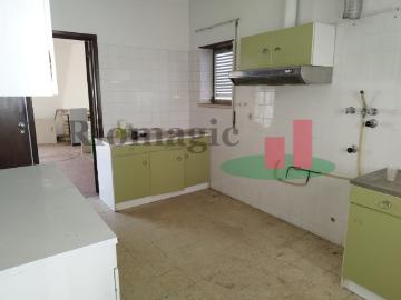 Apartamento T3 e Espaço Comercial / Escritório MINDE *RIOMAGIC