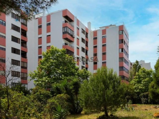Apartamento T3 Miraflores Oeiras com Garagem Box