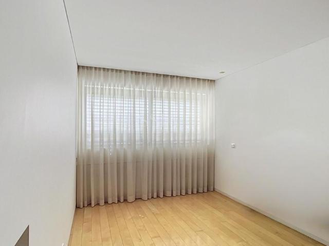 Apartamento T3 Mobilado com Varanda no Pinheiro Manso