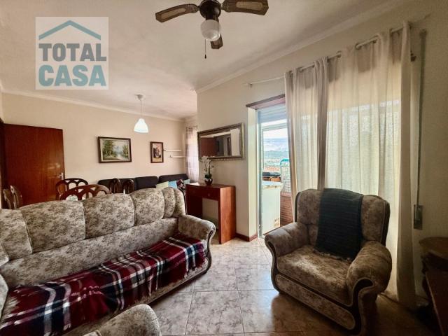 Apartamento T3 Mobilado e Equipado para Arrendamento em Darque
