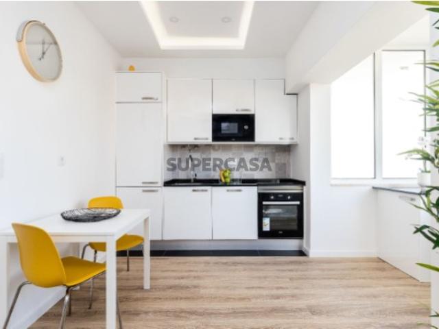 Apartamento T3 mobilado e equipado, para venda em Benfica