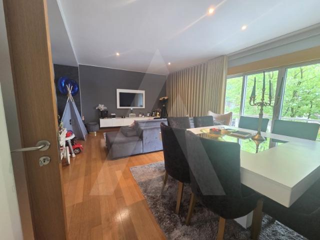 Apartamento T3 mobilado, lugar de garagem e arrumos em São Bernardo!