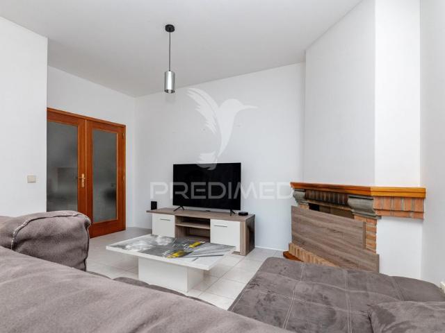 Apartamento t3 mobilado para arrendamento | ferreiros, amares