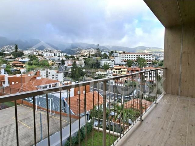 Apartamento T3 moderno nos Barreiros