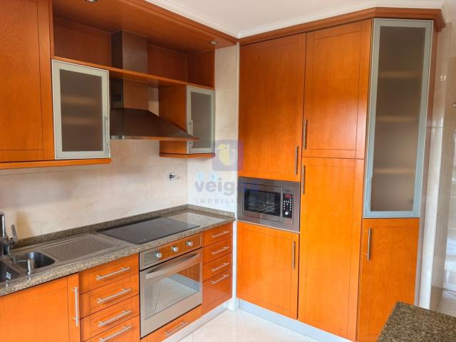 Apartamento T3 na Urbanização nobre das Colinas do Cruzeiro / Odivelas