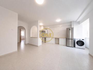 Apartamento T3 na Avenida D. João III – 4.º Piso