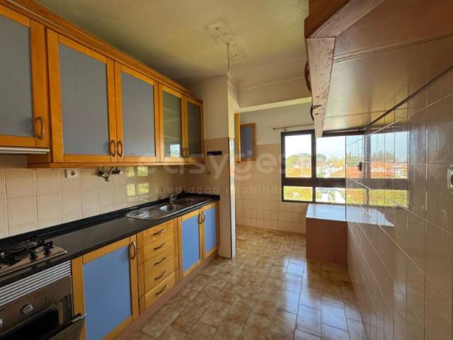 Apartamento T3 na Avenida Principal de Serpa