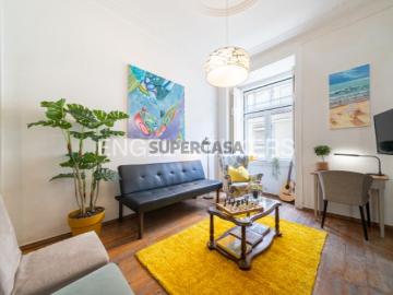 Apartamento T3 na Baixa Pombalina