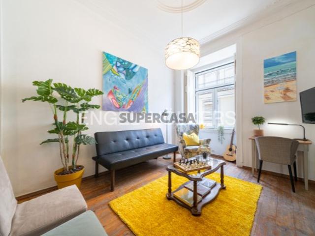 Apartamento T3 na Baixa Pombalina