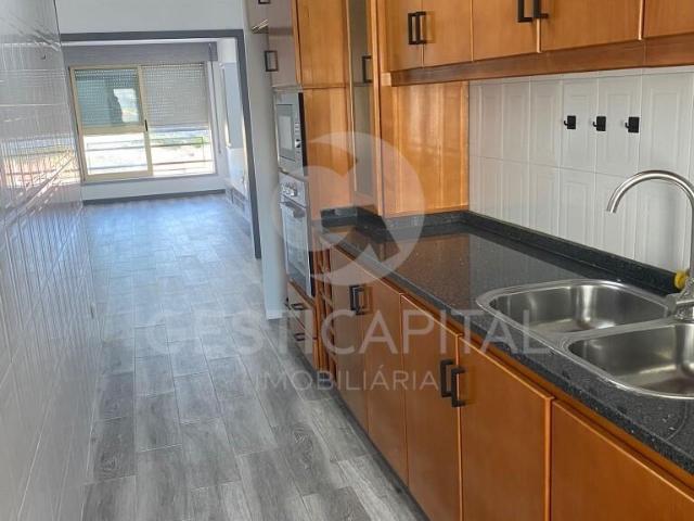 Apartamento T3 com lugar de garagem no centro do Marco de Canaveses