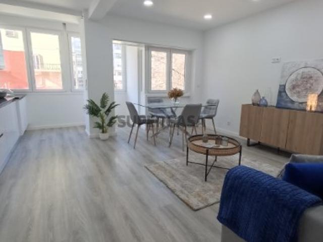 Apartamento T3 na Estrada de Benfica