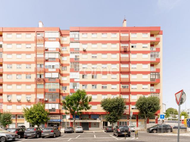 Apartamento T3 na Mina de Água