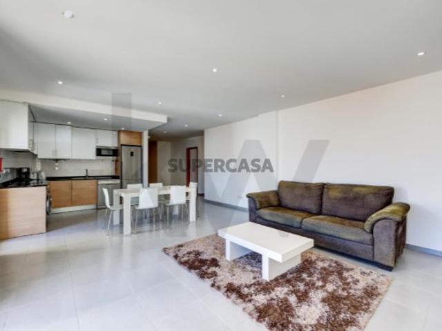 Apartamento T3 na Nazaré com 158 m², varanda e piscina no rooftop