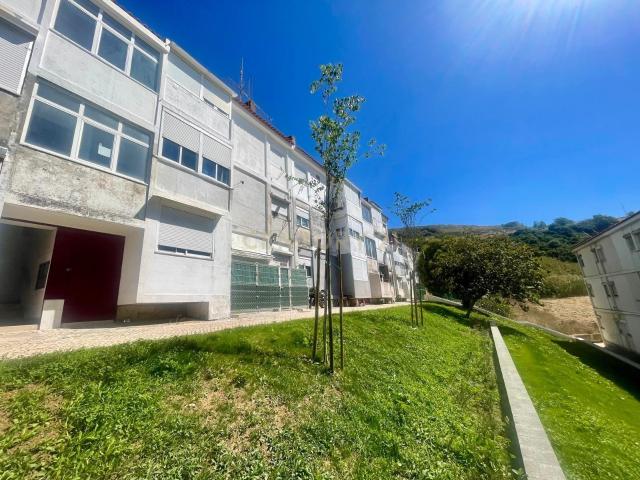 Apartamento T3 na Pontinha | Excelente Estado de Conservação e Ótima Localização