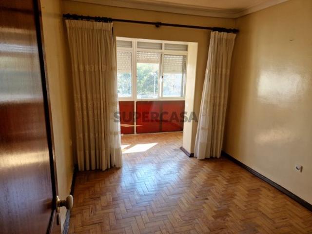 Apartamento T3 na Pontinha, Lisboa
