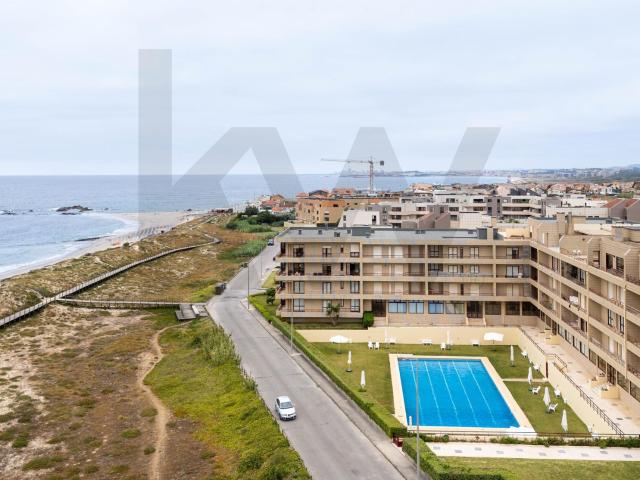 Apartamento T3 na primeira linha de mar em Mindelo