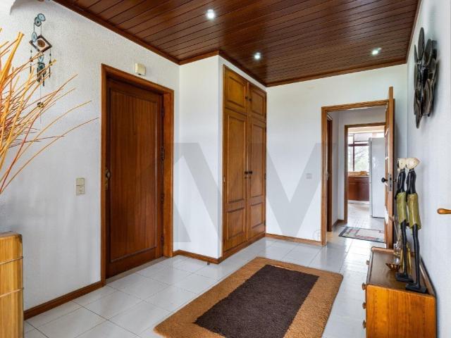 Apartamento T3 na primeira linha de mar em Mindelo 130m² Mindelo