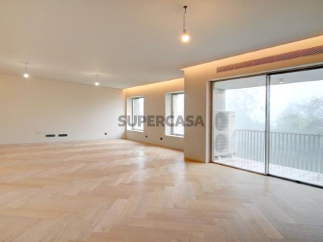 Apartamento T3 na Rua das Amoreiras