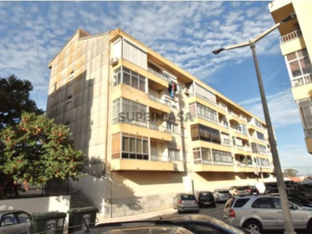 Apartamento T3 na Sobreda, Almada