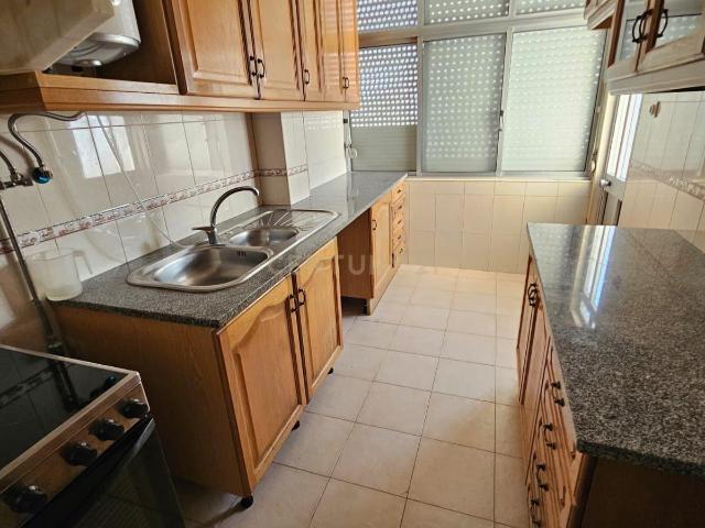 Apartamento T3 nas Amoreiras em Setúbal com Luz Natural e Boa Localização