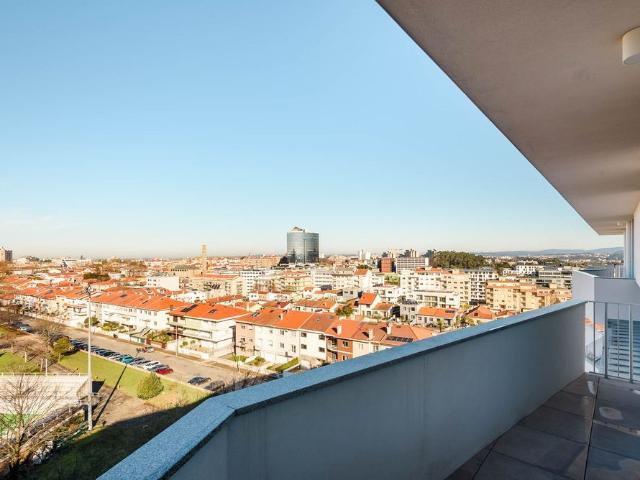 Apartamento T3 nas Antas com vista de rio, Porto