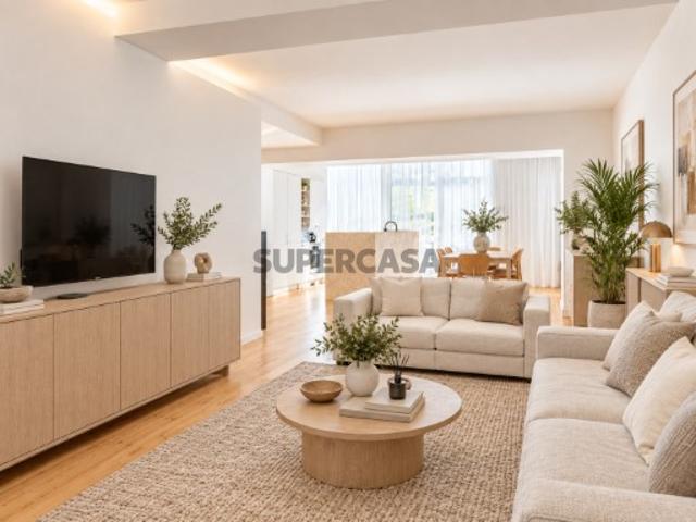 Apartamento T3 nas Avenidas Novas com terraço e jardim
