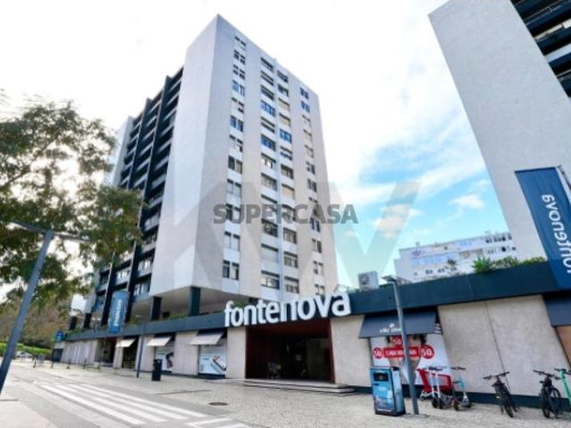 Apartamento T3 nas Torres da Fonte Nova Benfica
