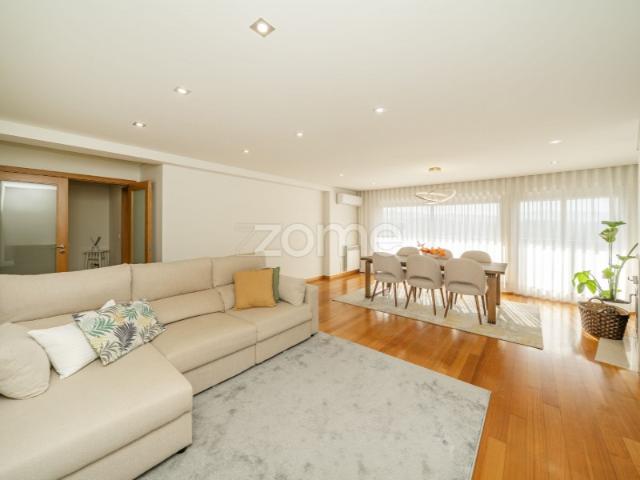 Apartamento T3 nas Taipas, Guimarães, conforto, espaço e localização