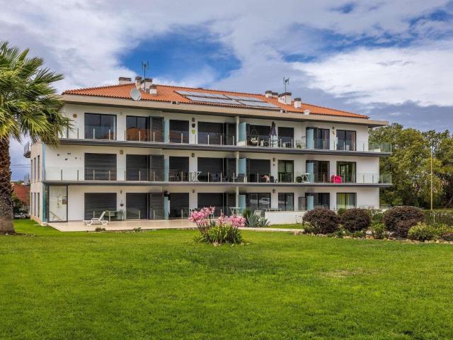 Apartamento T3 no 1.º andar 156m² São Martinho Do Porto