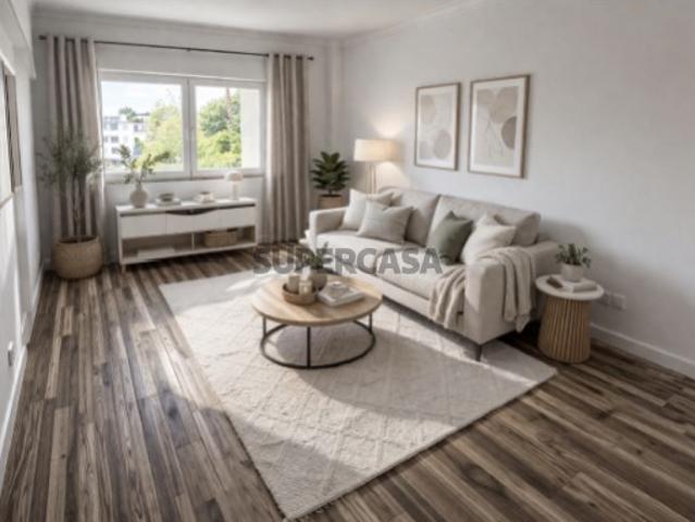Apartamento T3 no Borel Renovado e Pronto a Habitar: Descubra o Seu Refúgio Moderno na Amadora