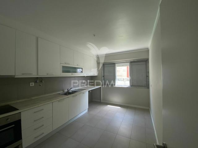 Apartamento T3 no Carregado