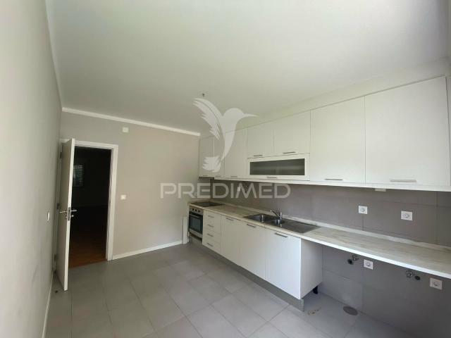 Apartamento T3 no Carregado para empresas