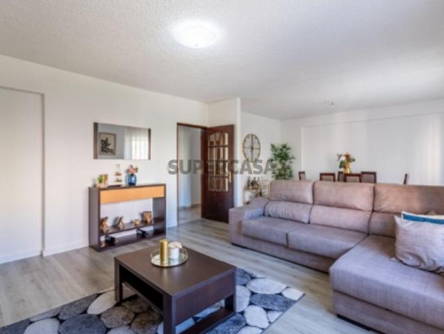 Apartamento T3 no Carregado com Vista Desafogada