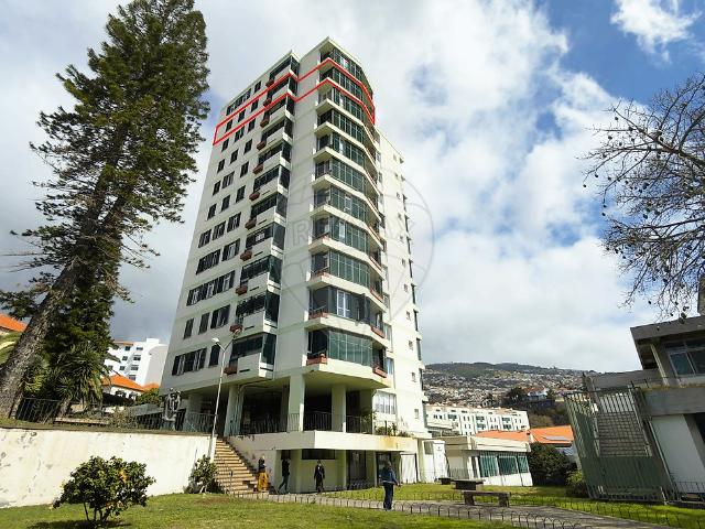 Apartamento T3 no Centro do Funchal com Vista para a Baía. 94m² Santa Luzia Funchal
