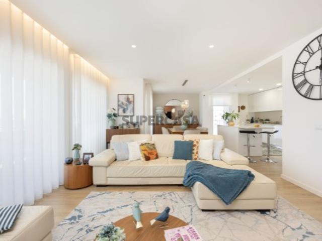 APARTAMENTO T3 NO CENTRO DA CIDADE COM EXCELENTES ÁREAS, MODERNIDADE E REQUINTE!