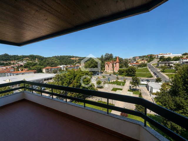 Apartamento T3 no centro de Alcobaça 132m² Alcobaça
