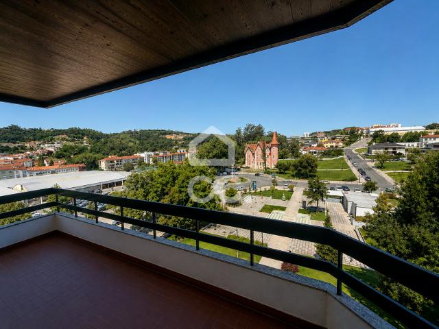 Apartamento T3 no centro de Alcobaça