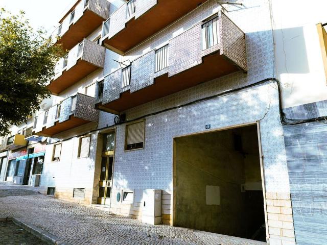 Apartamento T3 no centro de Sobral de Monte Agraço