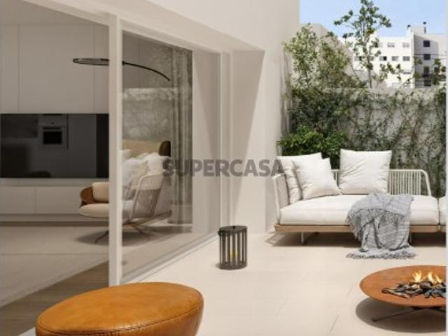 Apartamento T3 no condomínio Brito Capelo 1023