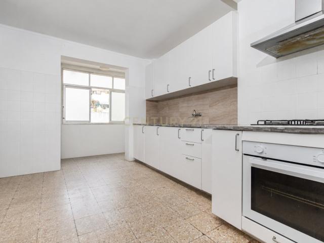 Apartamento T3 no Estoril Fontaínhas