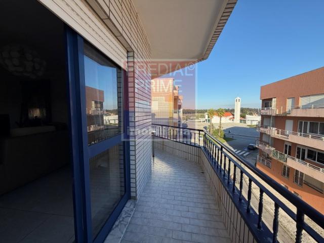 APARTAMENTO T3 NO FURADOURO