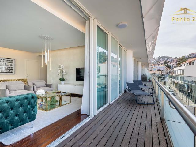 Apartamento T3 no La Vie Funchal