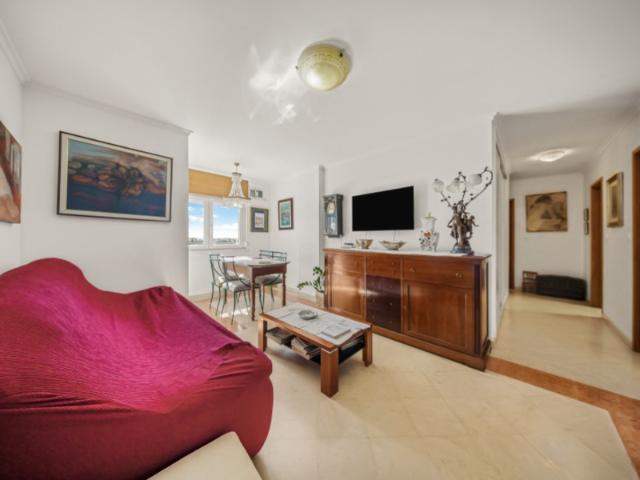 Apartamento T3 no Monte de Caparica