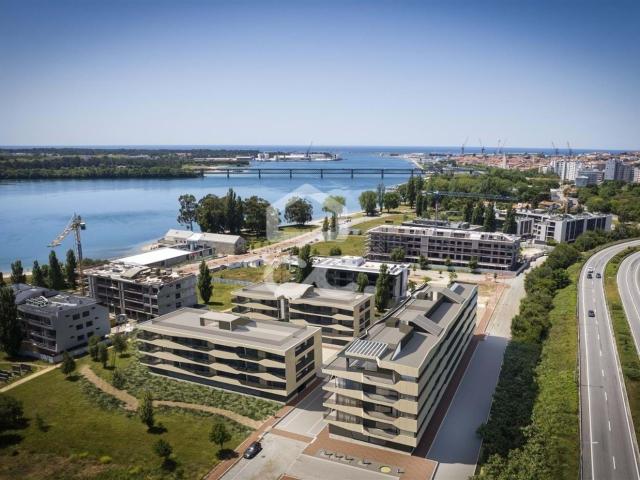 APARTAMENTO T3 NO PARQUE DA CIDADE ÚLTIMO PISO
