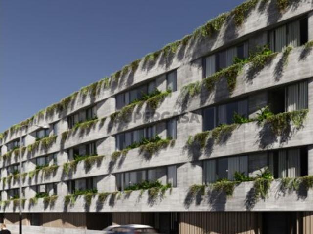Apartamento T3 no Porto, situado em Paranhos