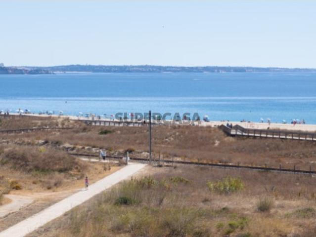 Apartamento T3, nova construção, em Meia Praia, Lagos, Algarve