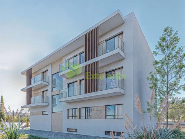 Apartamento T3, novo, na Praia da Consolação | Vista Mar | Piscina no Rooftop | Garagem